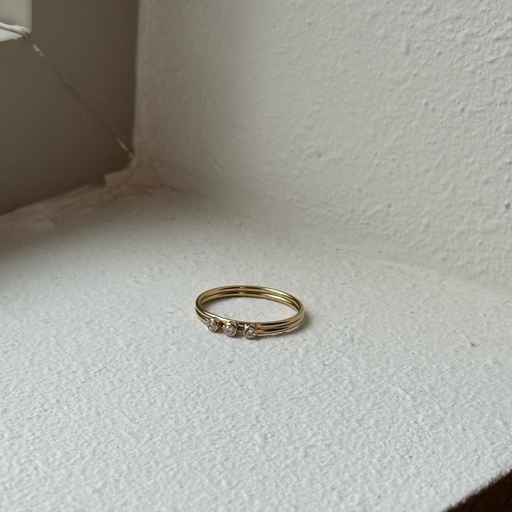 Three diamond CZ gold ring